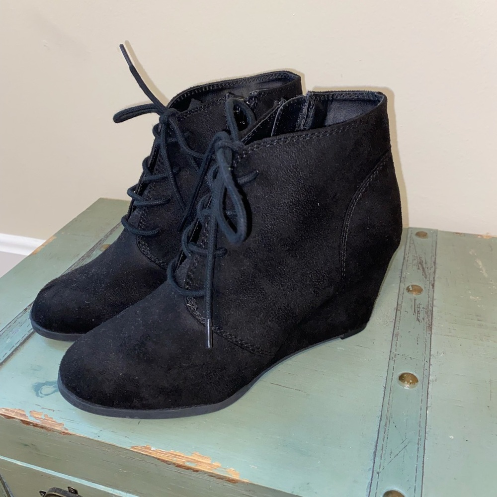 American Rags black wedge bootie! - Picture 2 of 2